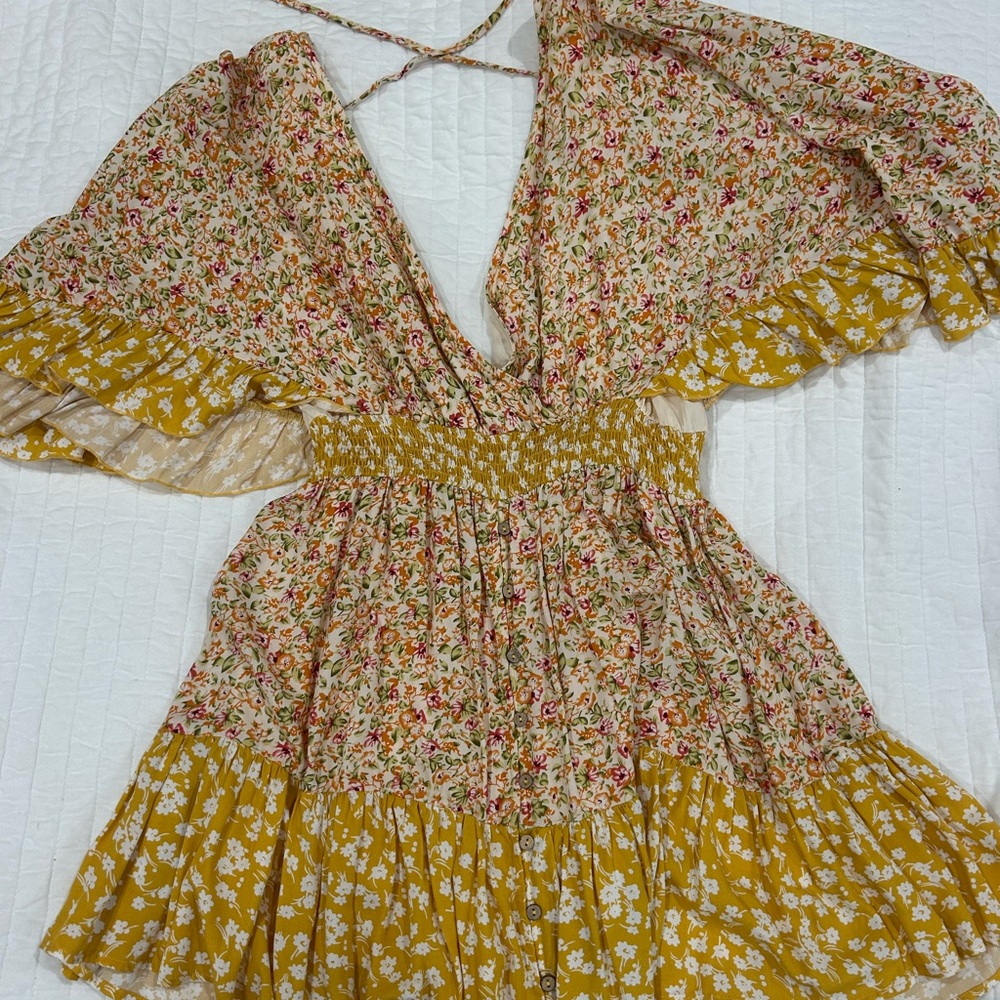 Easel NWT Cream Floral Romper